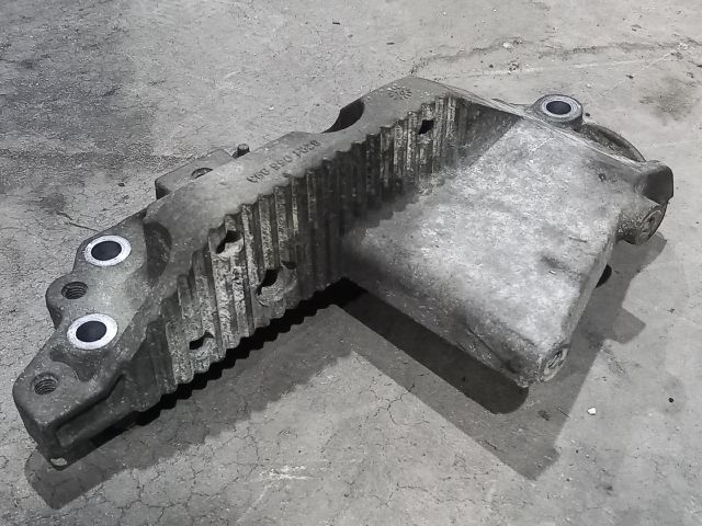 bontott RENAULT MASTER Motor Tartó Bak Jobb